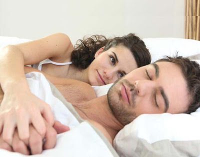 Cách khiêu gợi chàng trên giường mà chị em nên biết 1 Cách khiêu gợi chàng trên giường hiệu quả