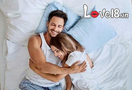 Ân ái là gì? Lợi ích và nguyên tắc an toàn khi ân ái 3 cặp đôi ân ái là gì