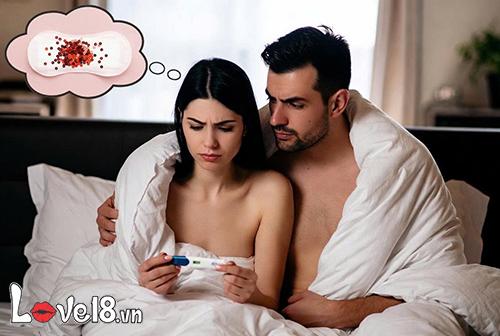 Quan hệ ngày đèn đỏ có bị vô sinh không? Nguy cơ cần biết 2 quan hệ ngày đèn đỏ có bị vô sinh không? cách ân ái an toàn
